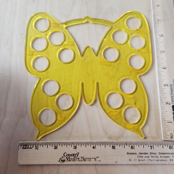 2 x Vtg Butterfly Yarn Organizers 16 Holes Yellow Plastic Crewel Needlecrafts - Picture 4 of 6
